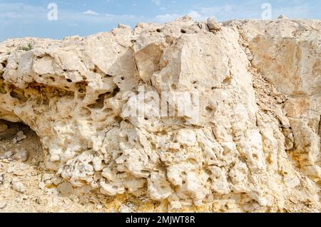 Kalksteinhügel auf Purple Island bei Al Khor in Katar Stockfoto