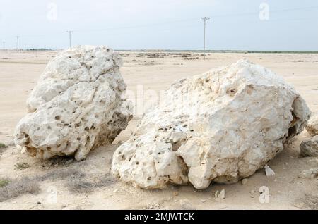 Kalksteinhügel auf Purple Island bei Al Khor in Katar Stockfoto