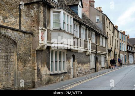 Blick auf die Bruton Street mit wunderschönen alten Gebäuden Stockfoto