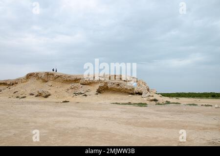 Kalksteinhügel auf Purple Island bei Al Khor in Katar Stockfoto