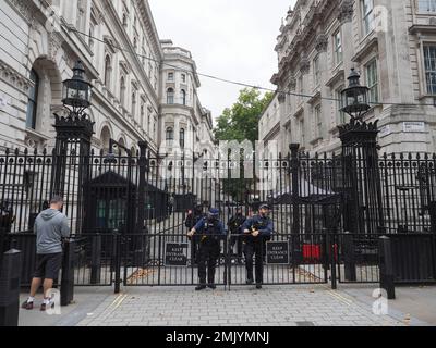 LONDON, Vereinigtes Königreich - CIRCA OKTOBER 2022: Nummer 10, Hauptquartier der Regierung in der Downing Street und offizieller Wohnsitz des Premierministers der Vereinigten Ki Stockfoto