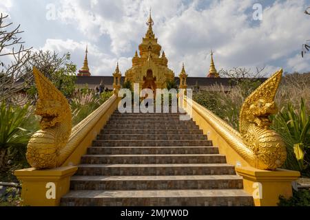 Wat Phra That Doi Phra Chan auf dem höchsten Hügel des Doi Phra Chan Berges in Mae Tha, Lampang, Thailand Stockfoto