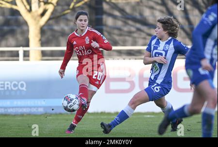 Oostakker, Belgien. 28. Januar 2023 Constance Brackman (20) von Standard, dargestellt während eines Fußballspiels zwischen AA Gent Ladies und Standard Femina De Liege am 18. Spieltag der Saison 2022 - 2023 der belgischen Lotto Womens Super League am Samstag, den 28. Januar 2023 in Oostakker , BELGIEN . FOTO SPORTPIX | David Catry Kredit: David Catry/Alamy Live News Stockfoto