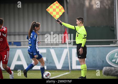 Oostakker, Belgien. 28. Januar 2023 Stellvertretende Schiedsrichterin Margot Jacobs , dargestellt während eines Fußballspiels zwischen AA Gent Ladies und Standard Femina De Liege am 18 . Spieltag der belgischen Lotto Womens Super League von 2022 bis 2023 , am Samstag , den 28 . Januar 2023 in Oostakker , BELGIEN . FOTO SPORTPIX | David Catry Kredit: David Catry/Alamy Live News Stockfoto