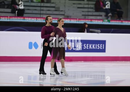 Kaitlin Hawayek und Jean-Luc Baker aus den Vereinigten Staaten von Amerika treten am 10. Dezember 2022 beim ISU Grand Prix des Figur Skating Final Turin 2022 in Palavela, Turin, Italien, an – Photo FCI/Fabrizio Carabelli Stockfoto