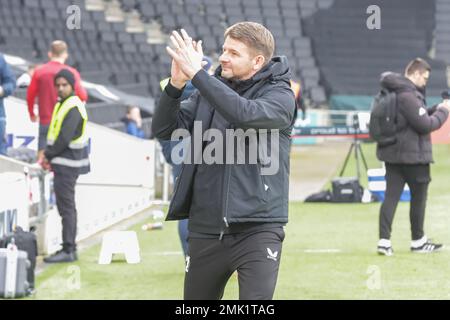 Milton Keynes, Großbritannien. 28. Januar 2023Milton Keynes Dons Manager Mark Jackson vor dem Sky Bet League 1 Spiel zwischen MK Dons und Exeter City im Stadium MK, Milton Keynes am Samstag, den 28. Januar 2023. (Kredit: John Cripps | MI News) Kredit: MI News & Sport /Alamy Live News Stockfoto