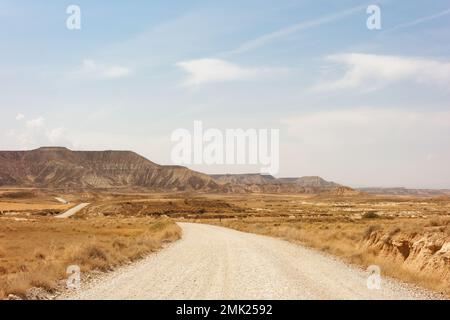 Saragossa im magischen Licht und Bardenas reales - eine Landschaft von einem anderen Stern Stockfoto