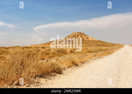 Saragossa im magischen Licht und Bardenas reales - eine Landschaft von einem anderen Stern Stockfoto