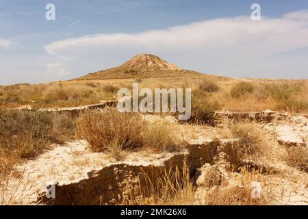 Saragossa im magischen Licht und Bardenas reales - eine Landschaft von einem anderen Stern Stockfoto