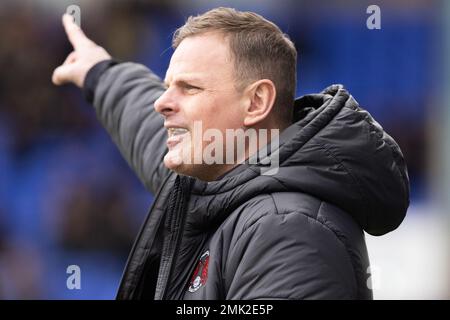 Blackpool, Lancashire, Großbritannien. 28. Januar 2023 Richie Wellens, Manager von Leyton Orient, gibt seinem Team Anweisungen während des Spiels der Sky Bet League 2 Tranmere Rovers vs Leyton Orient in Prenton Park, Birkenhead, Großbritannien, 28. Januar 2023 (Foto: Phil Bryan/Alamy Live News). Guthaben: Philip Bryan/Alamy Live News Stockfoto