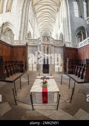 Grab des Otto I und der spätgotischen Rood Screen im Inneren des Magdeburger Doms - Magdeburg, Deutschland Stockfoto