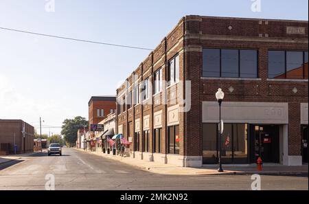 Sallisaw, Oklahoma, USA - 15. Oktober 2022: Das alte Geschäftsviertel an der Choctaw Avenue Stockfoto