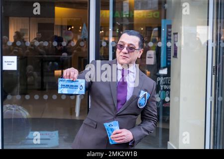 Glasgow, Schottland, Großbritannien. 28. Januar 2023. Umweltaktivisten aus der Gruppe Ausrottung Rebellion Protest in der Argyle Street vor dem Gelände der Barclays Bank. Kredit: Skully/Alamy Live News Stockfoto