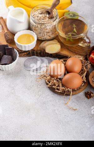 Sortiment von Produkten, die Melatonin enthalten Stockfoto