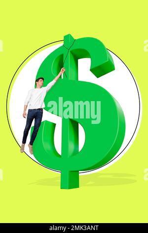 Vertikales Collagenbild eines kleinen Kerls, der eine Schnur hält und ein riesiges Symbol mit grünem Dollar auf einem Limonenhintergrund aufhängt Stockfoto