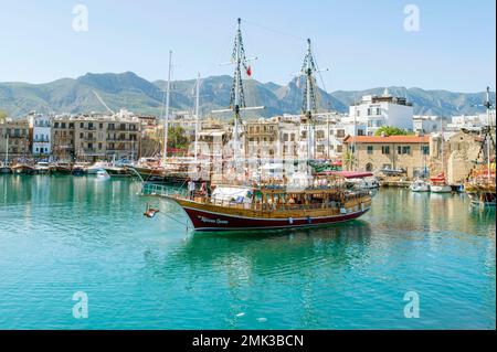 Hafen von Keryneia an der Nordküste Zyperns Stockfoto