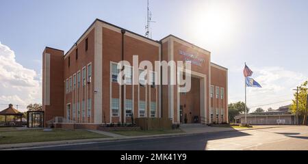 Sallisaw, Oklahoma, USA - 15. Oktober 2022: Das Sequoyah County Courthouse Stockfoto