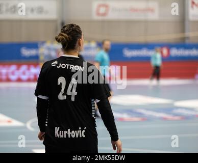 Hamar, Norwegen. 28. Januar 2023. Hamar, Norwegen, Januar 28. 2023: Amanda Maria Kurtovic (24 Larvik) wird beim Ligaspiel Rema 1000 zwischen Storhamar und Larvik in der Boligpartner Arena in Hamar, Norwegen (Ane Frosaker/SPP) gesehen. Kredit: SPP Sport Press Photo. Alamy Live News Stockfoto