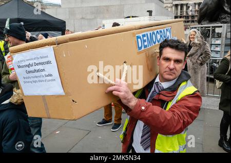 London, Großbritannien. 28. Januar 2023 Protest gegen ULEZ-Expansion am Trafalgar Square. Kredit: Andrea Domeniconi/Alamy Live News Stockfoto