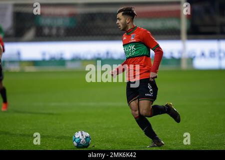 NIJMEGEN, NIEDERLANDE - JANUAR 28: Souffian El Karouani von NEC während des niederländischen Eredivisie-Spiels zwischen NEC Nijmegen und Sparta Rotterdam im De Goffert am 28. Januar 2023 in Nijmegen, Niederlande (Foto von Broer van den Boom/Orange Pictures) Stockfoto