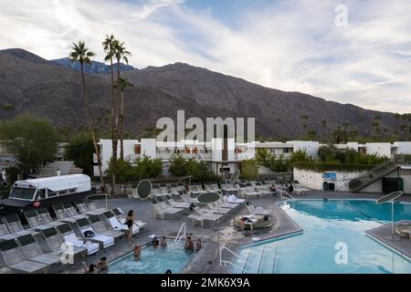 Palm Springs, USA. 11. November 2022. Palm Springs berühmtes Ace Hotel. Stockfoto