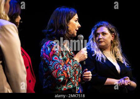 AMSTERDAM - Bürgermeisterin Femke Halsema anlässlich des 100. Jahrestags des Wohlfahrtsklubs Rotary Netherlands im International Theater Amsterdam. Der Rotary hat weltweit mehr als eine Million Mitglieder, die Niederlande haben etwa 16.000 Rotary-Mitglieder. Die Vereine sind hauptsächlich an Sozialprojekten beteiligt. ANP RAMON VAN FLYMEN niederlande raus - belgien raus Stockfoto