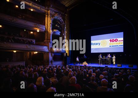 AMSTERDAM - die Feier des 100. Jubiläums des Wohlfahrtsklubs Rotary Netherlands im International Theater Amsterdam. Der Rotary hat weltweit mehr als eine Million Mitglieder, die Niederlande haben etwa 16.000 Rotary-Mitglieder. Die Vereine sind hauptsächlich an Sozialprojekten beteiligt. ANP RAMON VAN FLYMEN niederlande raus - belgien raus Stockfoto