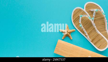 Sommerpantoffeln mit Blick von oben mit . Hochauflösendes Foto Stockfoto