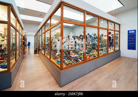 Souvenirladen, Souvenirladen, Staedtische Galerie im Lenbachhaus, München, Oberbayern, Bayern, Deutschland, Nur zur redaktionellen Verwendung. Stockfoto