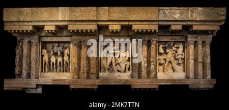 Team von Helios Athena, Perseus und Medusa mit Pegaus, Herkules und Hercopes, Metops des Tempesl Selinunte, Museo Archeologico Regionale Antonino Stockfoto