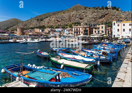 Mondello, der Lieblingsstrand der Palermitaner, Mondello, Sizilien, Italien Stockfoto