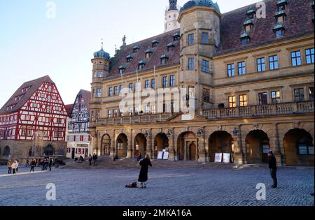 Malerische antike Stadt Rothenburg ob der Tauber oder Rothenburg an der Tauber mit ihren Fachwerkhäusern in Bayern Stockfoto