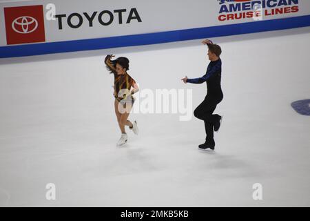 San Jose, Kalifornien, USA. 28. Januar 2023. Die Gewinner Madison Chock & Evan Bates treten beim Pairs Free Dance Finale bei der Toyota US Figure Skating Championship 2023 im SAP Center auf.San Jose, CA, USA - 28. Januar, 2023 tritt beim Pairs Free Dance Finale bei der Toyota US Figure Skating Championship 2023 im SAP Center auf. Kredit: Motofoto/Alamy Live News Stockfoto