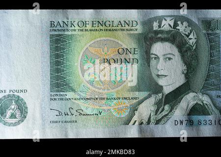 Ein britischer £1-Euro-Schein der Bank of England, der überholt wurde und 1988 abgehoben wurde. Sie wurde dann durch eine £1-Dollar-Münze ersetzt Stockfoto