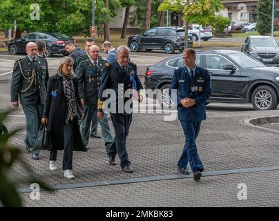 Die Delegierten treffen am 9. September 2022 in der Kontaktgruppe Ukraine Defense auf dem Luftwaffenstützpunkt Ramstein ein. Verteidigungsminister und führende Politiker aus 50 Ländern nahmen persönlich und virtuell an dem Treffen teil, um die Unterstützung der NATO-Alliierten und -Partner zu erörtern. CJCS, NATO, SECDEF, UDCG, Kontaktgruppe Verteidigung der Ukraine, Stockfoto