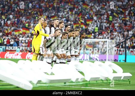 Al-Khor, Katar. 27. November 2022. Al-Bayt-Stadion Al Khor, Katar - 27. November: Die deutsche Mannschaft posiert beim FIFA-Weltmeisterschaftsspiel 2022 Gruppe E zwischen Spanien und Deutschland im Al-Bayt-Stadion am 27. November 2022 in Al Khor, Katar. (Foto: Heuler Andrey/Eurasia Sport Images) (Eurasia Sport Images/SPP) Kredit: SPP Sport Press Photo. Alamy Live News Stockfoto