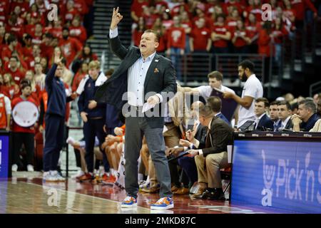 Madison, WI, USA. 28. Januar 2023. Illinois Fighting Illini Head Coach Brad Underwood während des NCAA-Basketballspiels zwischen den Illinois Fighting Illini und den Dachse von Wisconsin im Kohl Center in Madison, WI. Darren Lee/CSM/Alamy Live News Stockfoto