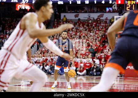 Madison, WI, USA. 28. Januar 2023. Im Kohl Center in Madison, WISCONSIN, BEWACHT der Kampf gegen Illinois gegen Illini Jayden Epps (3) während des NCAA-Basketballspiels zwischen den Illinois Fighting Illini und den Dachse von Wisconsin. Darren Lee/CSM/Alamy Live News Stockfoto