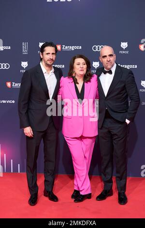 Zaragoza. Spanien. 20230128, Adelfa Calvo, Luis Tosar, Juan Diego Botto nimmt an den Feroz Awards 2023 - Red Carpet at Auditorium am 28. Januar 2023 in Zaragoza, Spanien, Teil. Kredit: MPG/Alamy Live News Stockfoto