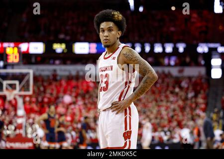 Madison, WI, USA. 28. Januar 2023. Im Kohl Center in Madison, WI, bewachen die Dachse von Wisconsin während des NCAA-Basketballspiels zwischen den Illinois Fighting Illini und den Dachse von Wisconsin Chucky Hepburn (23). Darren Lee/CSM/Alamy Live News Stockfoto