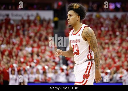 Madison, WI, USA. 28. Januar 2023. Im Kohl Center in Madison, WI, bewachen die Dachse von Wisconsin während des NCAA-Basketballspiels zwischen den Illinois Fighting Illini und den Dachse von Wisconsin Chucky Hepburn (23). Darren Lee/CSM/Alamy Live News Stockfoto