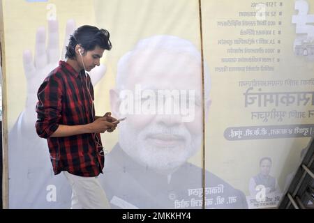 INDIEN. MUMBAI (BOMBAY). POSTER VON NARENDRA MODI, INDISCHER PREMIERMINISTER Stockfoto