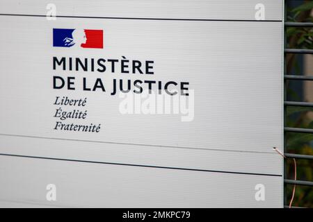Bordeaux , Aquitaine Frankreich - 20 01 2023 : ministere de la Justice Schriftzeichen Logo bedeutet Nation des Justizministeriums oberster Strafverfolgungsbeamter Stockfoto