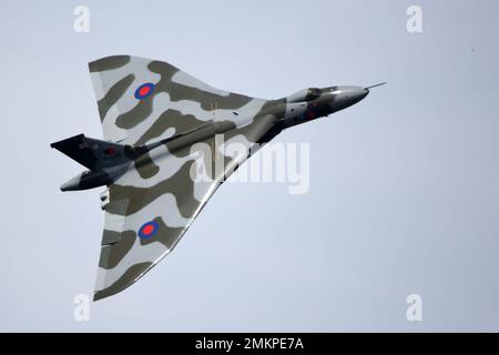 Die Avro Vulcan XH558 im Flug beim Royal International Air Tattoo 2015, Fairford, Großbritannien Stockfoto