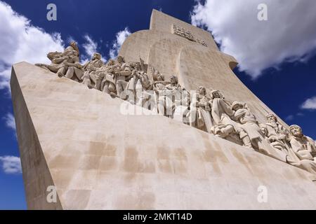 Padrão dos Descobrimentos, Denkmal der Entdeckungen in Belém, Lissabon, Portugal. Das Wahrzeichen von Belém liegt am Fluss Tejo. Stockfoto