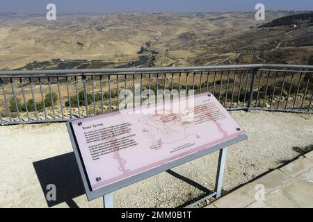 Das Tal des Moses Spring (Wadi Ayun Musa), vom Mount Nebo Jordan aus gesehen, Naher Osten Stockfoto