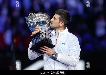 Melbourne, Australien. 29. Januar 2023. Der serbische Tennisspieler Novak Djokovic ist Gewinner des Australian Open Turniers 2023 im Melbourne Park am Sonntag, den 29. Januar 2023. © Juergen Hasenkopf / Alamy Live News Stockfoto