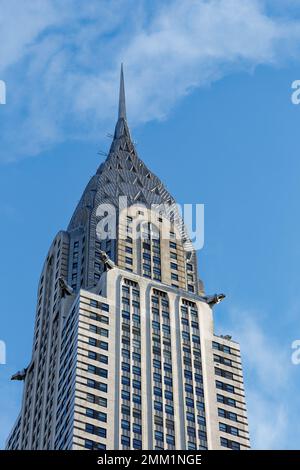 Das Chrysler Building, die Art déco-Ikone von New York City. Blick von der Lexington Avenue an der East 41. Street. Stockfoto