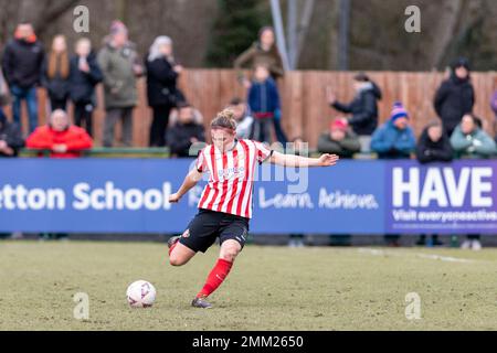 Hetton Le Hole, Großbritannien. 29. Januar 2023. Eppleton Colliery Football Ground Grace McCatty aus Sunderland auf dem Ball während des FA-Cup-Spiels für Frauen zwischen Sunderland und Manchester United auf dem Eppleton Colliery Fußballplatz in Hetton-le-Hole, England (Richard Callis/SPP) Kredit: SPP Sport Press Photo. Alamy Live News Stockfoto