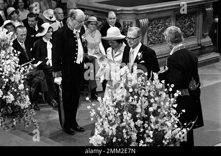 Hochzeit von Carl XVI Gustaf und Silvia Sommerlath. Carl XVI Gustaf, König von Schweden. Geboren am 30. april 1946. Die Hochzeit am 19. juni 1976 in Stockholm. Hochzeitsgäste sind die Eltern von Silvia Sommerlaths, Alice und Walter Sommerlath. Stockfoto